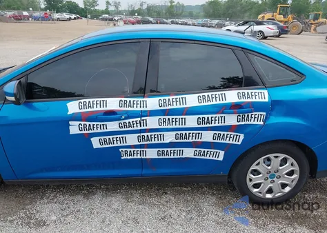 2015 Ford Focus Se z USA, uszkodzony, nr VIN 1FADP3F21FL274182